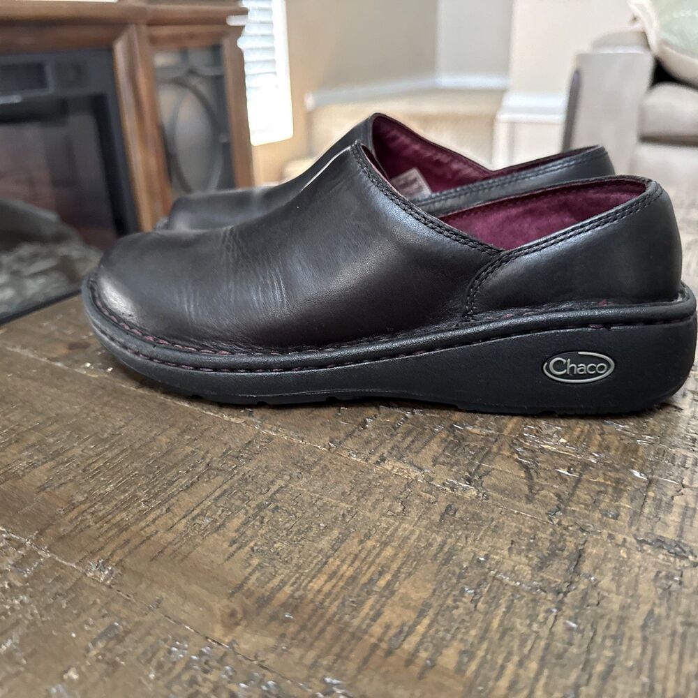 Chaco Women's Black Leather Slip-On Shoes with Burgundy Lining